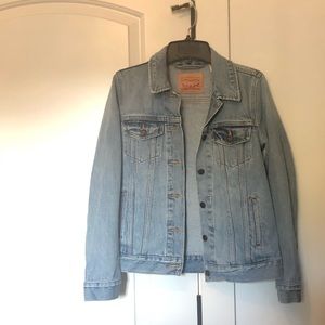 Levi’s Denim Jean Jacket Small